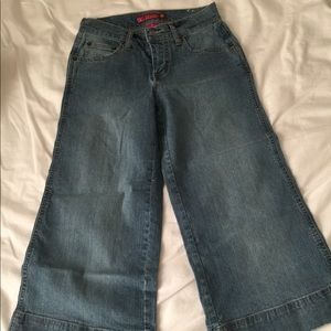 Wide leg cropped pants